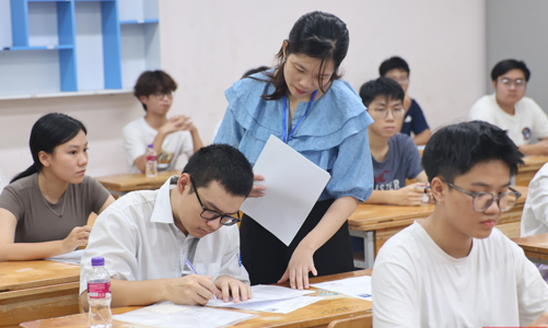 Hơn 1 triệu thí sinh bắt đầu kỳ thi tốt nghiệp THPT năm 2024