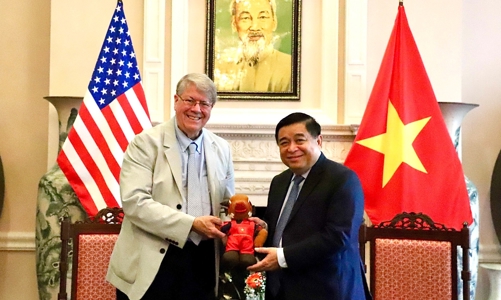 Việt Nam và Hoa Kỳ tăng cường hợp tác đầu tư trong lĩnh vực bán dẫn và AI