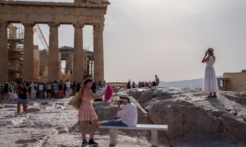 Hè này, du lịch châu Âu “nóng bỏng” theo đúng nghĩa đen