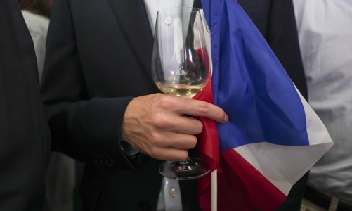 Thị trường tài chính bớt lo sau bầu cử ở Pháp