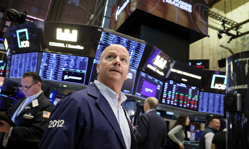 Chứng khoán Mỹ lập kỷ lục trước phiên điều trần của Chủ tịch Fed, dầu thô tụt giá