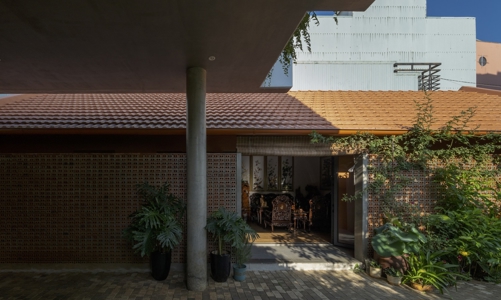 Những ngôi nhà “tỉnh lẻ” hòa hợp với khí hậu địa phương