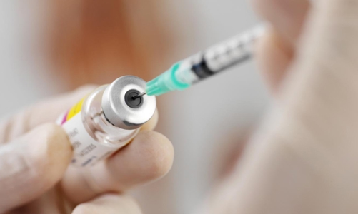 Người dân đổ xô đi tiêm chủng: Những ai cần vaccine bạch hầu?