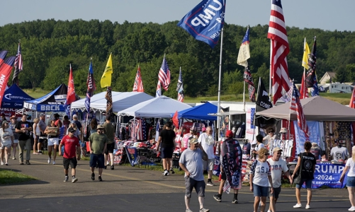 Cơn sốt các sản phẩm in hình cựu tổng thống Donald Trump
