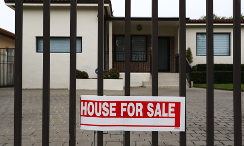 Người nước ngoài ngày càng khó mua nhà ở Mỹ