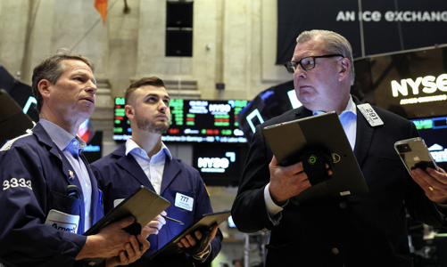 S&P 500 và Nasdaq sụt mạnh, giá dầu bật tăng 2% sau chuỗi phiên giảm