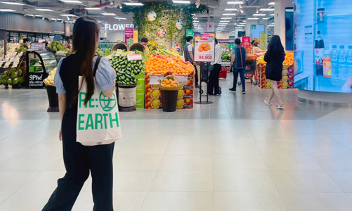 Sau tăng lương, doanh nghiệp bán lẻ vẫn bình ổn giá và tung khuyến mãi