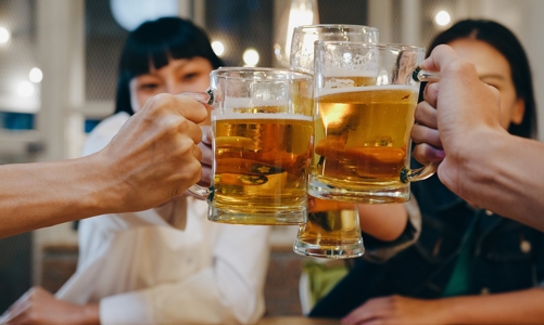 Hành vi tiêu dùng rượu, bia sẽ thay đổi ra sao nếu tăng thuế tiêu thụ đặc biệt?