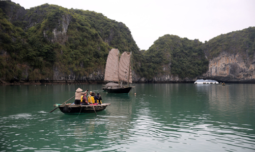 Du lịch xanh “cất cánh” từ các làng chài