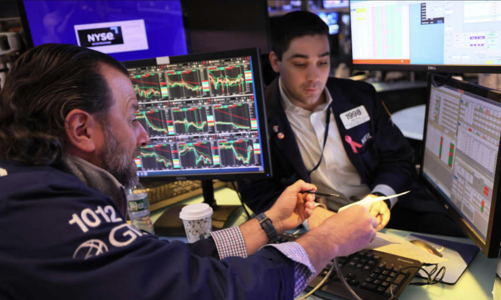 Chứng khoán Mỹ nhích lên trong lúc chờ tin lạm phát, giá dầu nhảy mạnh