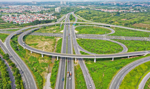 Còn thiếu nút giao, tuyến kết nối với cao tốc tại nhiều tỉnh, thành