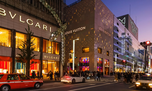 Thị trường xa xỉ châu Âu “vỡ bong bóng”, khách du lịch đổ xô tới Nhật Bản