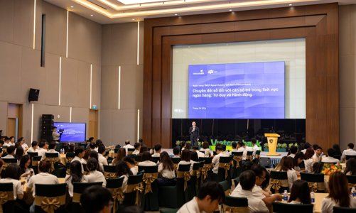 Xu hướng chuyển đổi số và “hành trang AI” của cán bộ trẻ ngành ngân hàng