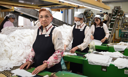 Áp lực lạm phát và lương hưu khiến làm việc sau tuổi 70 thành tiêu chuẩn mới ở Nhật