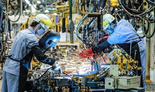 Sản xuất công nghiệp tiếp tục xu hướng tích cực, ngành chế biến, chế tạo dẫn dắt tăng trưởng