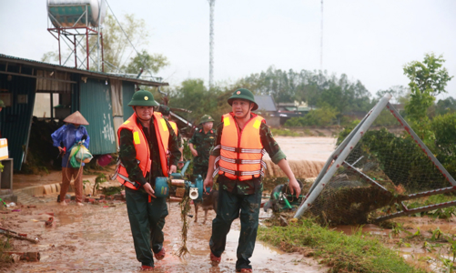 Mưa lũ gây thiệt hại nghiêm trọng trên diện rộng tại một số tỉnh thành