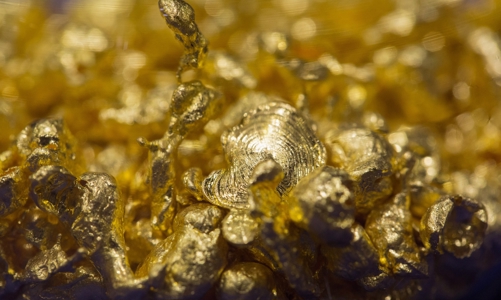 Giá vàng hồi mốc 2.500 USD/oz dù đồng USD mạnh lên