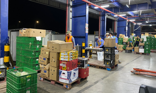 Hàng trăm tấn rau củ “lên đường” ra Bắc, siêu thị cam kết đủ hàng