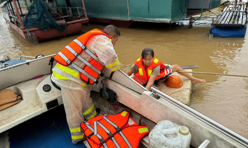 Hà Nội thực hiện biện pháp an toàn và hạn chế tối đa thiệt hại cho người dân ven sông