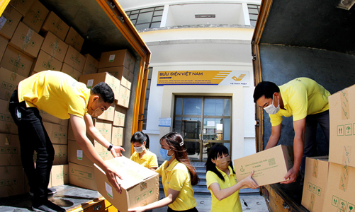 Chuyển phát miễn phí hàng cứu trợ trên cả nước đến các vùng chịu thiệt hại nặng nề của bão Yagi