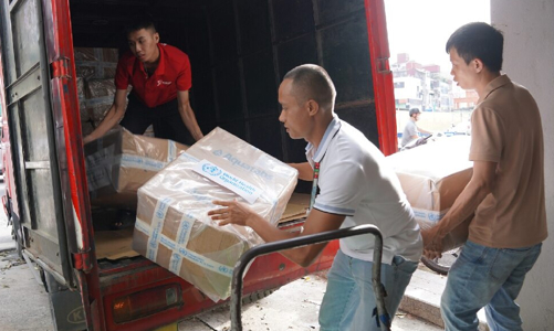 WHO hỗ trợ 1 triệu viên khử trùng nước cho người dân vùng lũ Việt Nam 