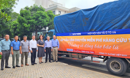 Lần đầu thiết lập cầu vận chuyển miễn phí hàng cứu trợ bão lũ