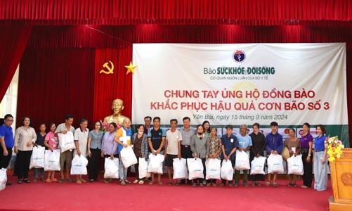 Bộ Y tế trao 1,8 tỷ đồng hỗ trợ huyện miền núi Yên Bái khắc phục hậu quả mưa lũ 