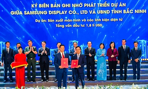 Bắc Ninh trao quyết định chủ trương đầu tư và chứng nhận đầu tư với số vốn gần 5,6 tỷ USD