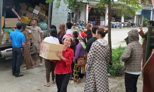 Tình đồng bào cứu trợ thiên tai
