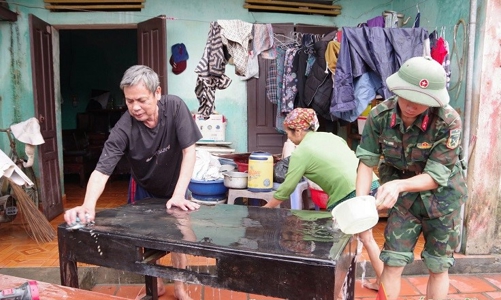 Thanh Hóa huy động lực lượng hỗ trợ nhân dân dọn dẹp sau lũ