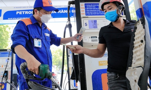 Giá xăng dầu đồng loạt tăng mạnh