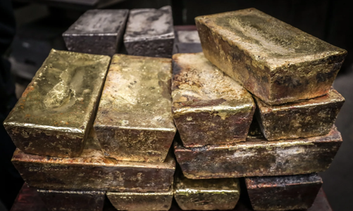 Giá vàng thêm kỷ lục mới, giá bạc cao nhất 12 năm