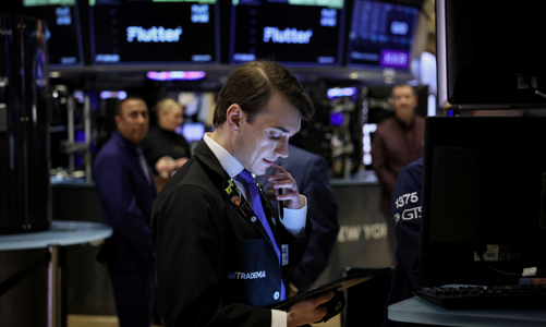Chứng khoán Mỹ lập đỉnh mới sau báo cáo PCE, giá dầu giảm