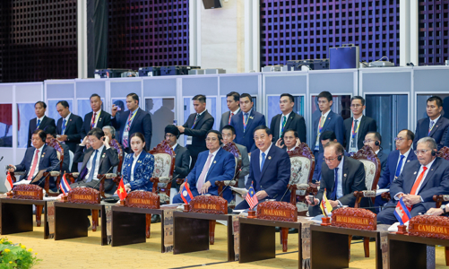 Thủ tướng tham dự nhiều cuộc họp trong khuôn khổ Hội nghị Cấp cao ASEAN