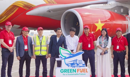 Vietjet tiên phong sử dụng nhiên liệu hàng không bền vững SAF do Petrolimex Aviation cung cấp, giảm thải 80% carbon