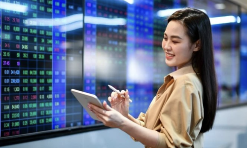 Tự doanh đẩy mạnh mua ròng, gom toàn ngân hàng