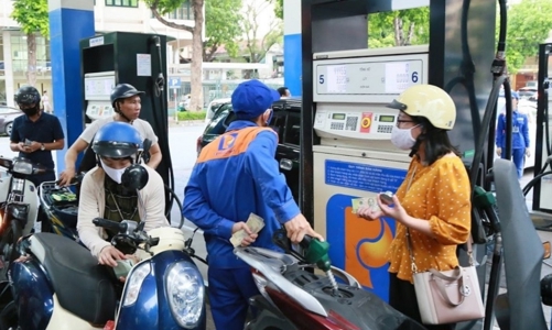 Giá xăng dầu tiếp tục giảm