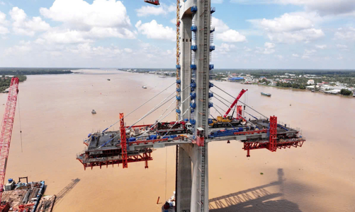 Dự án cầu Rạch Miễu 2 hoàn thành hai trụ tháp dây văng vượt tiến độ