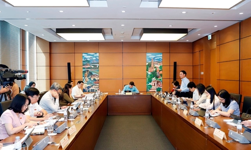 Vướng mắc trong điều chỉnh bảng giá đất do tổ chức thực hiện, không phải do chính sách