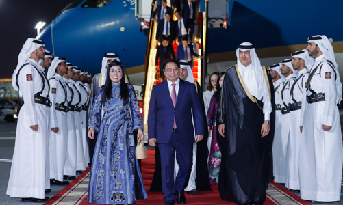 Thủ tướng Phạm Minh Chính bắt đầu thăm chính thức Qatar