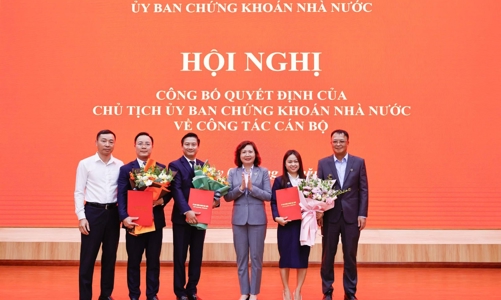 Ủy ban Chứng khoán Nhà nước công bố, trao quyết định bổ nhiệm nhân sự lãnh đạo cấp vụ trưởng 