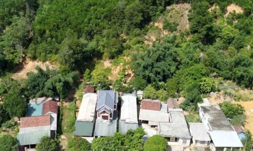 Quảng Bình di dời hàng trăm hộ dân trước nguy cơ sạt lở