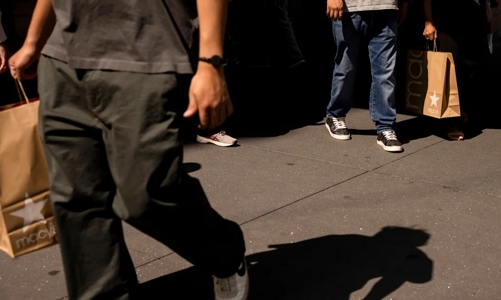 Nhiều người Mỹ tiêu xài quá mức để giải tỏa lo lắng