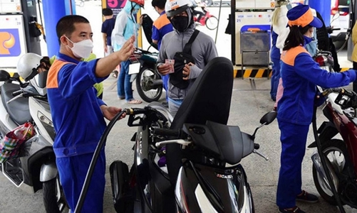 Đồng loạt giảm giá xăng dầu