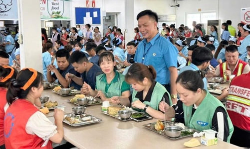 Người lao động nước ngoài có hợp đồng lao động từ 12 tháng trở lên tại Việt Nam được gia nhập công đoàn