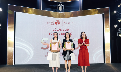 Masterise Homes trao sổ hồng cho chủ nhân nhà phố thương mại SOHO, The Global City