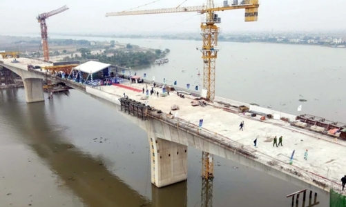 Hợp long cầu vượt sông Đáy gần 1.500 tỷ  nối hai tỉnh Ninh Bình - Nam Định