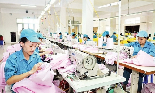 250.00 lao động nữ Việt Nam làm việc ở nước ngoài mang lại hơn 2,5 tỷ USD kiều hối  