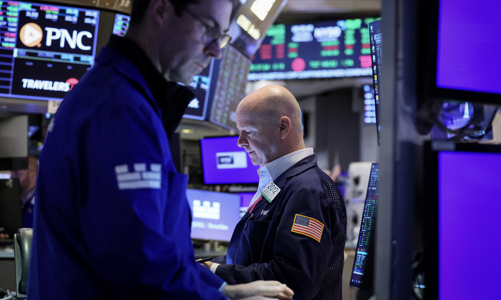 Chứng khoán Mỹ giảm điểm trong lúc chờ báo cáo lạm phát, giá dầu vững