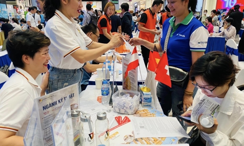 Một số ngành nghề sẽ “khát” nhân lực trong năm 2025